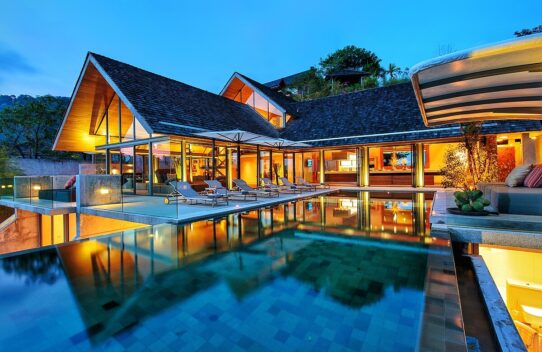 Experiencing Opulence: The Allure of Luxury Villas